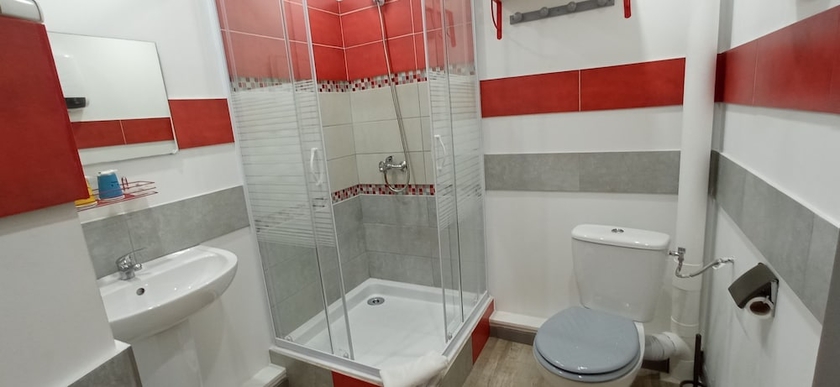 Imagen de la habitación del H&ocirc;tel de Paris, NARBONNE. Foto 12