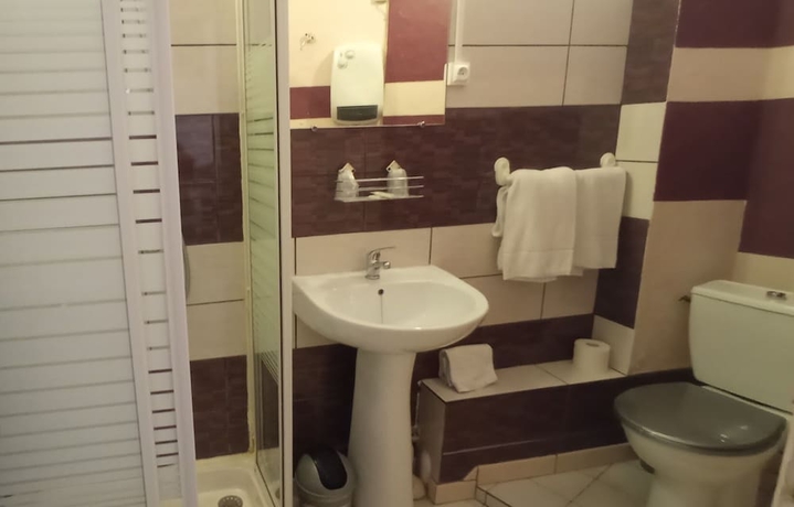 Imagen de la habitación del H&ocirc;tel de Paris, NARBONNE. Foto 15