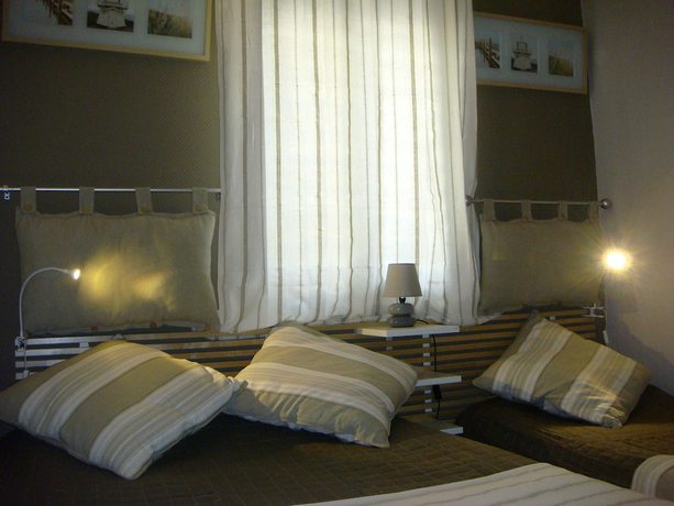 Imagen de la habitación del H&ocirc;tel de l\' Ariana. Foto 3