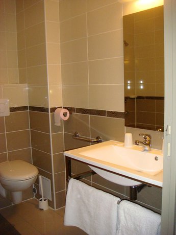 Imagen de la habitación del H&ocirc;tel de l\' Ariana. Foto 11
