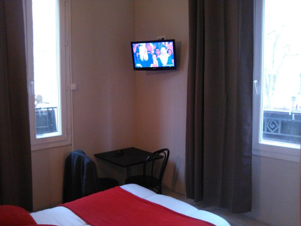 Imagen de la habitación del H&ocirc;tel de l\' Ariana. Foto 17