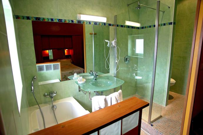 Imagen de la habitación del H&ocirc;tel de la Paix, Lod&egrave;ve. Foto 17