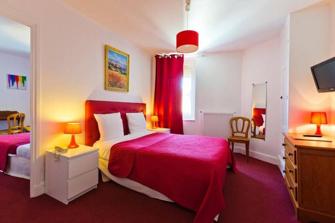Imagen de la habitación del H&ocirc;tel de la Poste, Pontgibaud. Foto 9