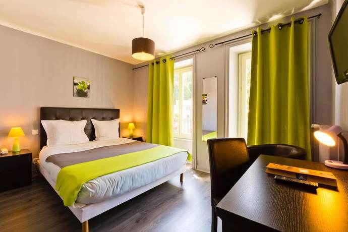 Imagen de la habitación del H&ocirc;tel de la Poste, Pontgibaud. Foto 12