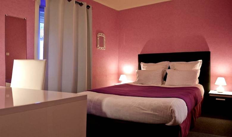 Imagen de la habitación del H&ocirc;tel de la Poste, Pontgibaud. Foto 14