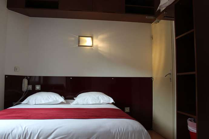 Imagen de la habitación del H&ocirc;tel des Arts, Aix en Provence. Foto 13