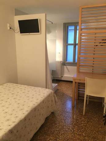 Imagen de la habitación del H&ocirc;tel des Etuves. Foto 13