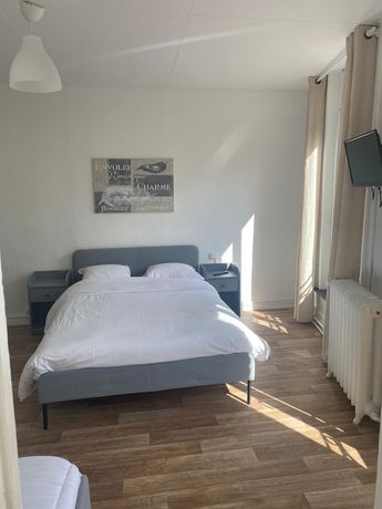 Imagen de la habitación del H&ocirc;tel du Centre, Roubaix. Foto 2