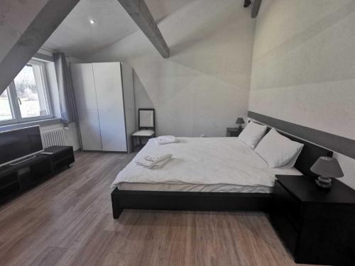 Imagen general del H&ocirc;tel du Cr&ecirc;t de l\'Anneau. Foto 5
