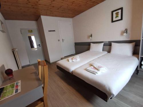 Imagen general del H&ocirc;tel du Cr&ecirc;t de l\'Anneau. Foto 6