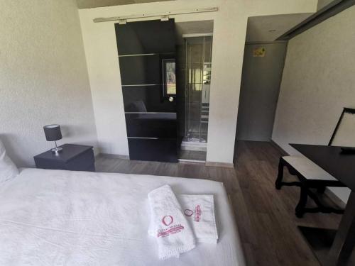 Imagen general del H&ocirc;tel du Cr&ecirc;t de l\'Anneau. Foto 8