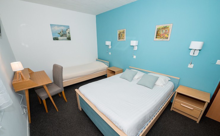 Imagen de la habitación del H&ocirc;tel du Levant, Castellane. Foto 15