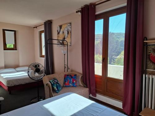 Imagen de la habitación del H&ocirc;tel du Pont et Restaurant &agrave; Grol&eacute;jac. Foto 20