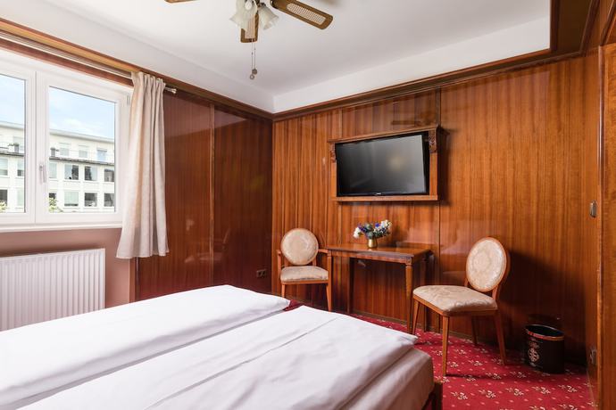 Imagen de la habitación del H&ocirc;tel du Train. Foto 2
