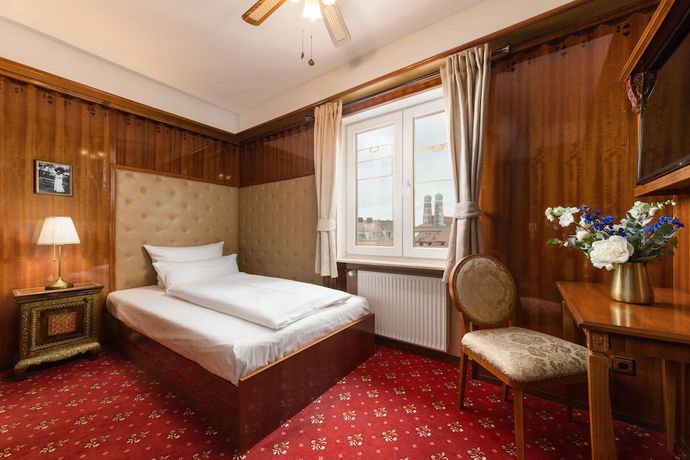 Imagen de la habitación del H&ocirc;tel du Train. Foto 5