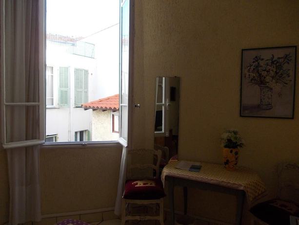 Imagen de la habitación del H&ocirc;tel l\'Oursin. Foto 14