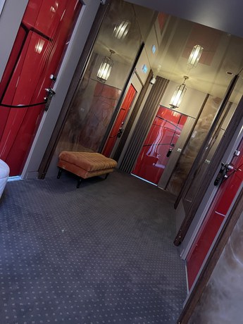 Imagen de la habitación del H&ocirc;tel les 4 &eacute;l&eacute;ments. Foto 13