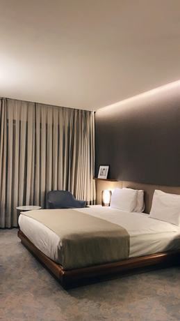 Imagen de la habitación del H&ocirc;tel les 4 &eacute;l&eacute;ments. Foto 18