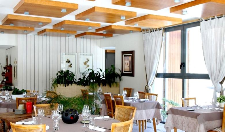 Imagen del bar/restaurante del H&ocirc;tel les Sapins. Foto 6