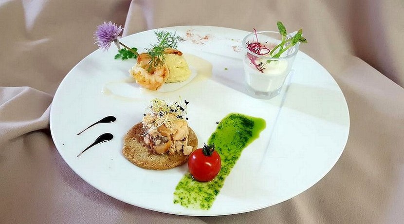 Imagen del bar/restaurante del H&ocirc;tel les Sapins. Foto 7