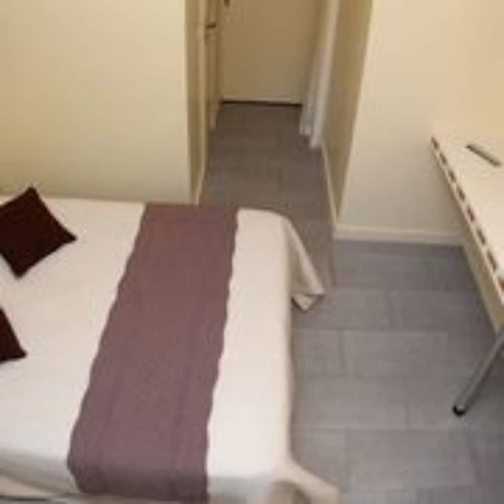 Imagen de la habitación del H&ocirc;tel les Terrasses du Rove. Foto 3