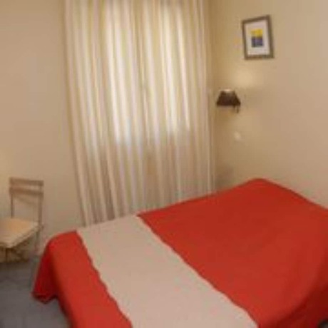 Imagen de la habitación del H&ocirc;tel les Terrasses du Rove. Foto 4