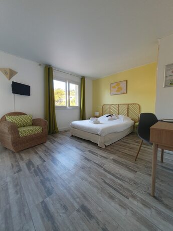 Imagen de la habitación del H&ocirc;tel les calanques, ROQUEBRUNE SUR ARGENS. Foto 12