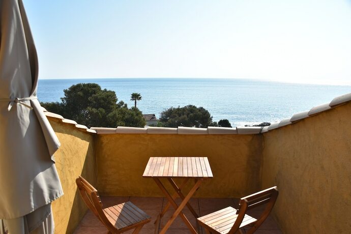 Imagen de la habitación del H&ocirc;tel les calanques, ROQUEBRUNE SUR ARGENS. Foto 13