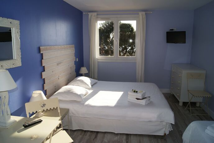Imagen general del H&ocirc;tel les calanques, ROQUEBRUNE SUR ARGENS. Foto 9