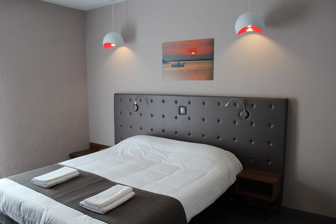 Imagen de la habitación del H&ocirc;tel sur le Quai. Foto 3