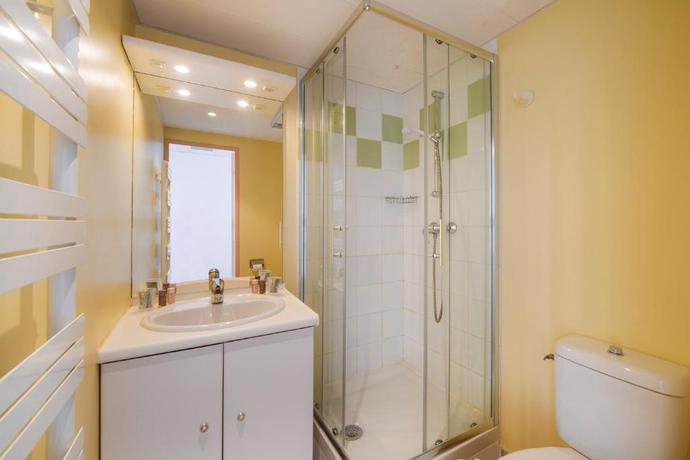 Imagen de la habitación del H&ocirc;tel-Club du Domaine d\'Aiguebelle, USSIM Vacances. Foto 7