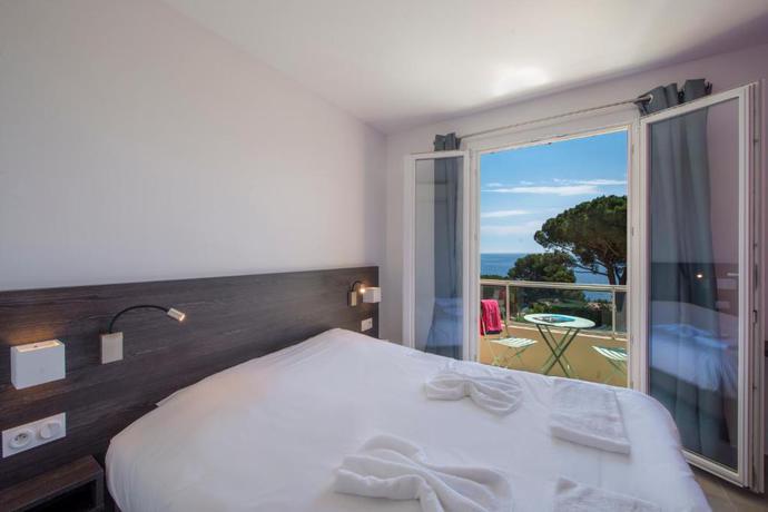Imagen de la habitación del H&ocirc;tel-Club du Domaine d\'Aiguebelle, USSIM Vacances. Foto 12