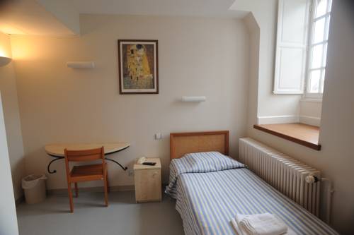 Imagen de la habitación del H&ocirc;tellerie Saint Yves. Foto 6