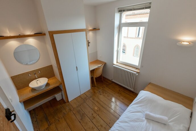 Imagen de la habitación del H&ocirc;tellerie de l'Abbaye du D&eacute;sert. Foto 19
