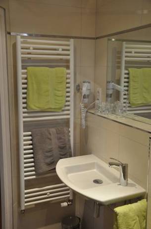 Imagen de la habitación del Hôtel-restaurant A La Couronne. Foto 9