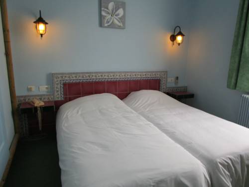 Imagen de la habitación del H&ocirc;tel-restaurant chez Carri&egrave;re. Foto 6