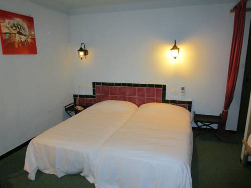 Imagen de la habitación del H&ocirc;tel-restaurant chez Carri&egrave;re. Foto 10