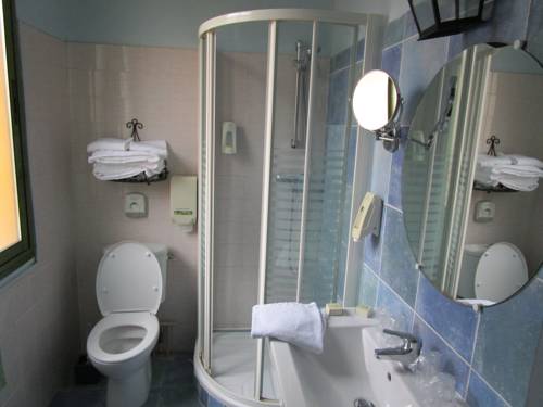 Imagen de la habitación del H&ocirc;tel-restaurant chez Carri&egrave;re. Foto 15
