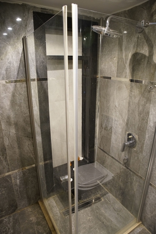 Imagen de la habitación del Holiday Business Otel. Foto 11