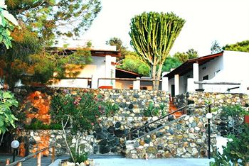 Imagen de los exteriores del Holiday Eolie Village. Foto 8