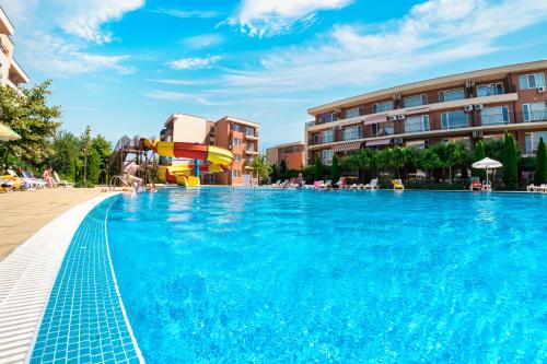 Imagen general del Holiday Garden Resort, Nessebar. Foto 2