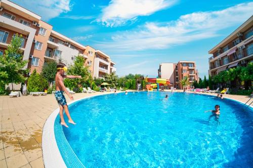 Imagen general del Holiday Garden Resort, Nessebar. Foto 10