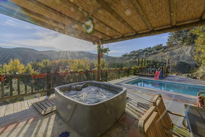 Imagen de los exteriores del Holiday Home El Tajil Algarinejo. Foto 4