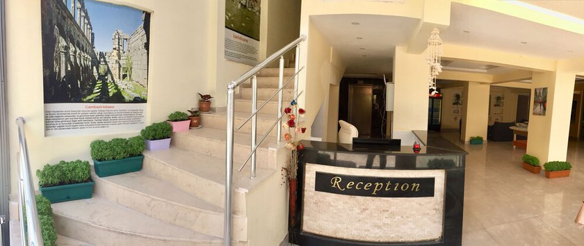 Imagen de los interiores del Holiday Hotel. Foto 16