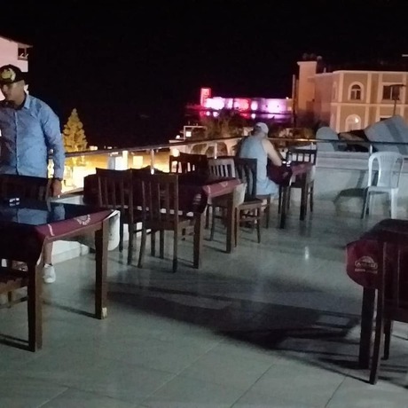 Imagen de los exteriores del Holiday Hotel. Foto 15