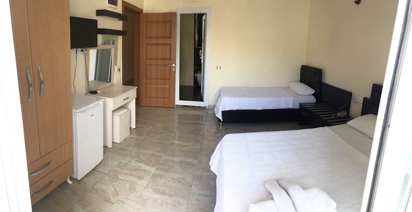 Imagen de la habitación del Holiday Hotel. Foto 11