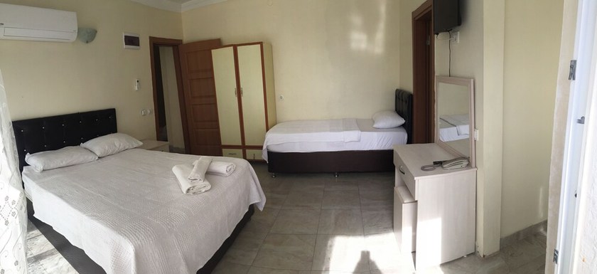 Imagen de la habitación del Holiday Hotel. Foto 12