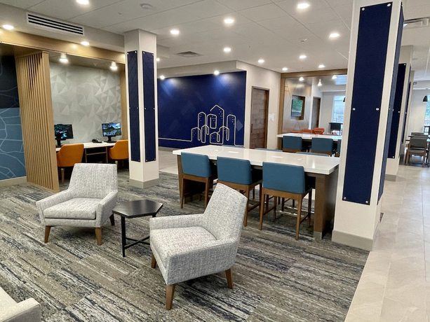 Imagen de los interiores del Holiday Inn Express & Suites - Ft. Smith - Airport, an IHG Hotel. Foto 16
