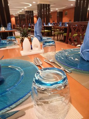 Imagen del bar/restaurante del Holiday Villa Hail Hotel. Foto 3