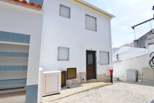 Imagen de los exteriores del Holidays Nazaré Centro. Foto 10